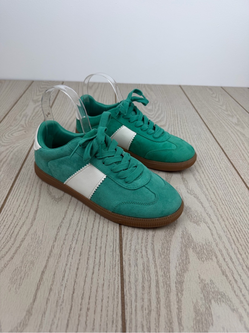 On 34th Women's Marinaa Low-Top Sneakers 7.5M Green Micro White Smooth $80